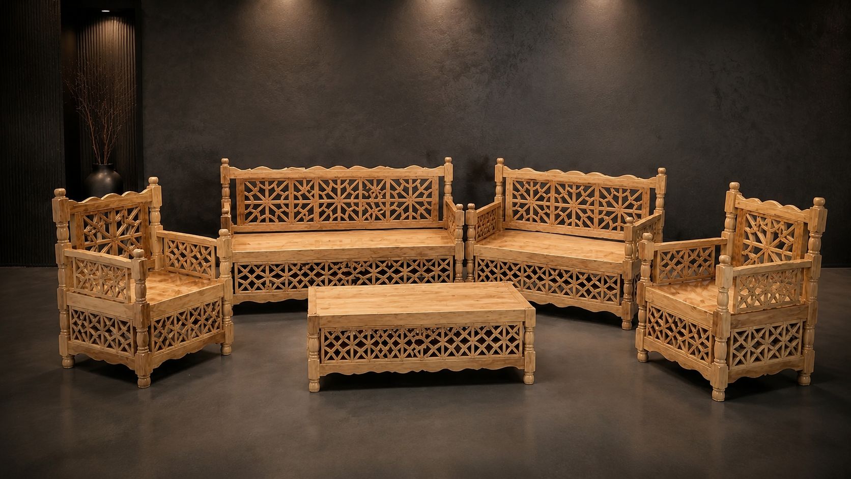 سرویس مبلمان سنتی ۵ تکه مدل شاه‌نشین با طراحی مشبک کلاسیک